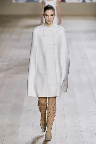 Look 24
